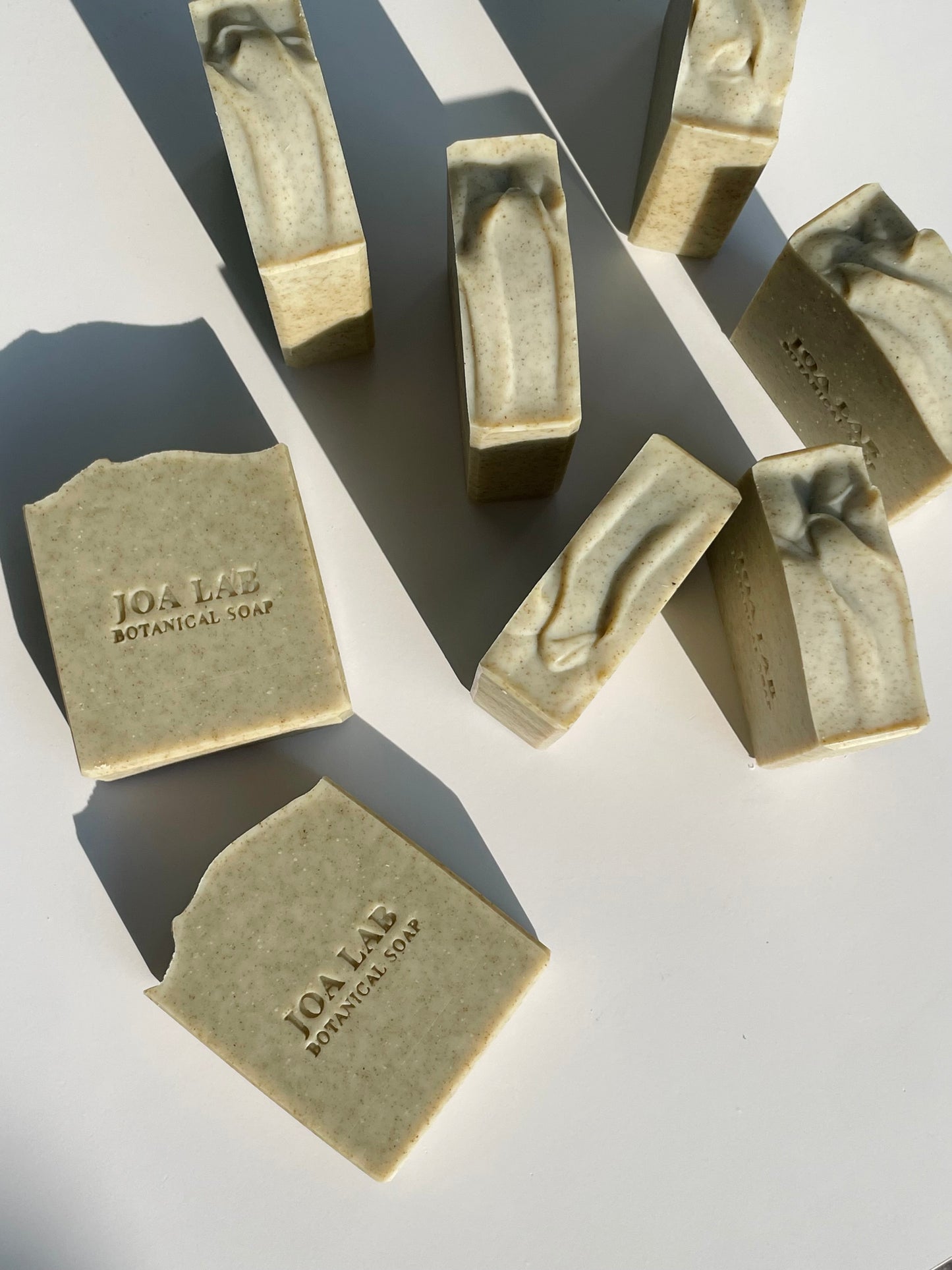 (NEW) Royal - natural mugwort + earl grey soap