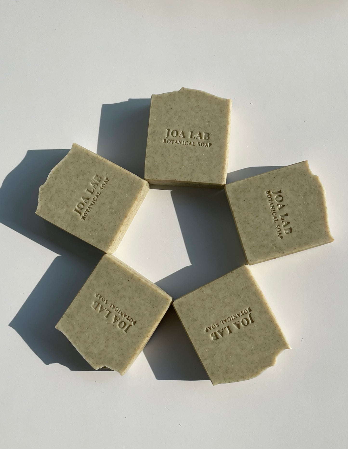 (NEW) Royal - natural mugwort + earl grey soap